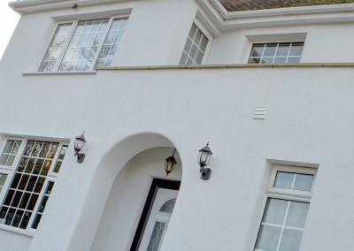 100-Braywick-Road-Maidenhead-Berks-SL6--1DJ-(6)-Full-front-façade-with-arched-doorway